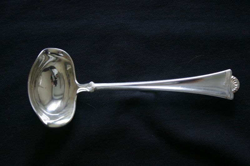 Konval sauseskje med krok